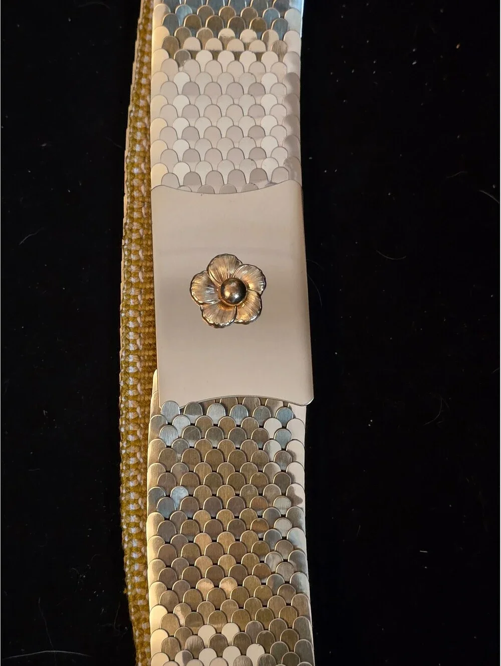 Vintage 1970's Gold Tone Fish Scale Stretch Belt with Flower Clasp